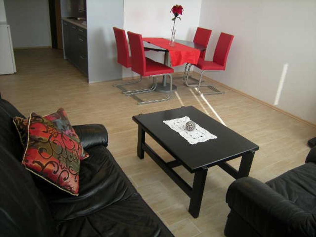 Vila Ema Apartments And Rooms Λιουμπλιάνα Δωμάτιο φωτογραφία
