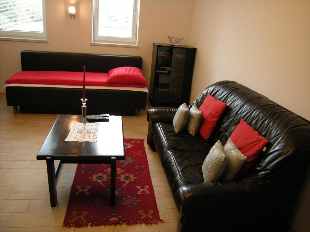 Vila Ema Apartments And Rooms Λιουμπλιάνα Δωμάτιο φωτογραφία